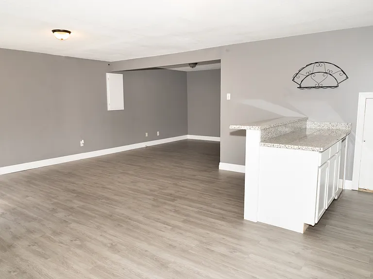 1426 W Nottingham Cir — Photo 35