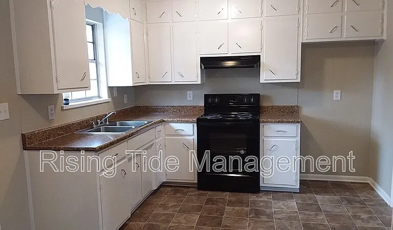 5500 Crestview Dr — Photo 3