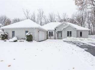 363 Cherry Creek Ln, Rochester, NY 14626