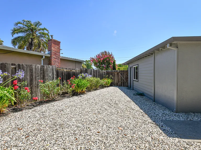 22 Patrick Ct — Photo 28