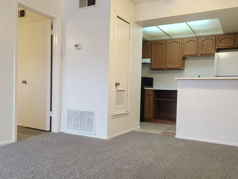 3414 W Martin St #104 — Photo 2