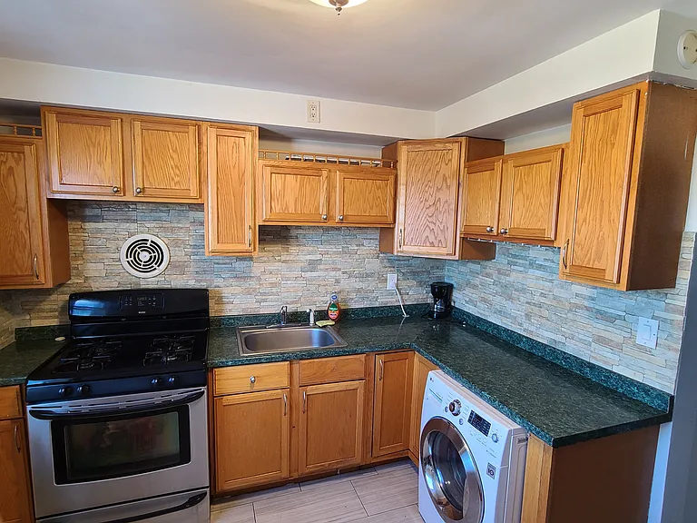 166 Huber St #2 — Photo 4