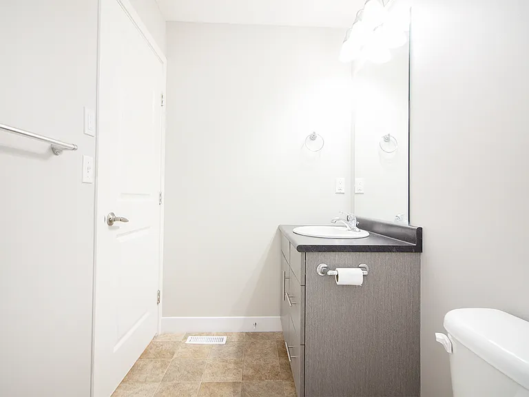 100 Southview Cres #1401 — Photo 21