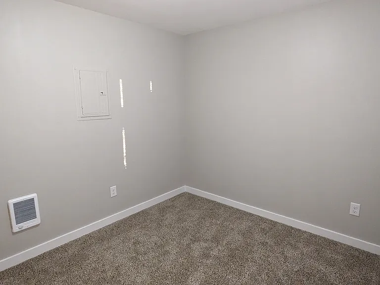 3963 Hayesville Dr NE — Photo 22