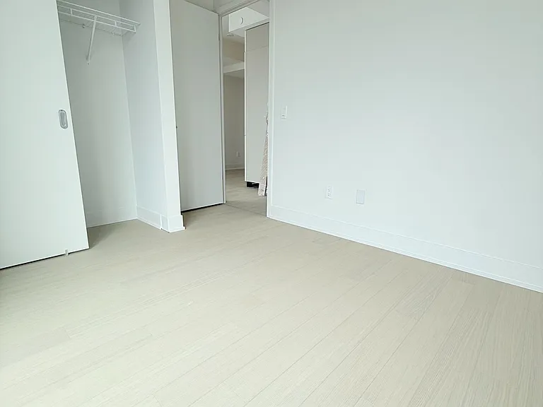 322 Dupont St #709 — Photo 6