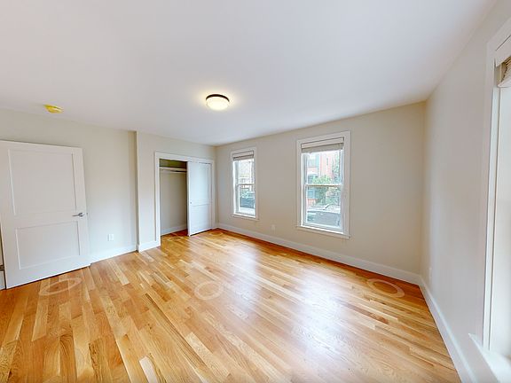 3rd image of 425 Franklin St #1L