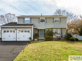 907 Edinburg Rd, Hamilton, NJ 08690