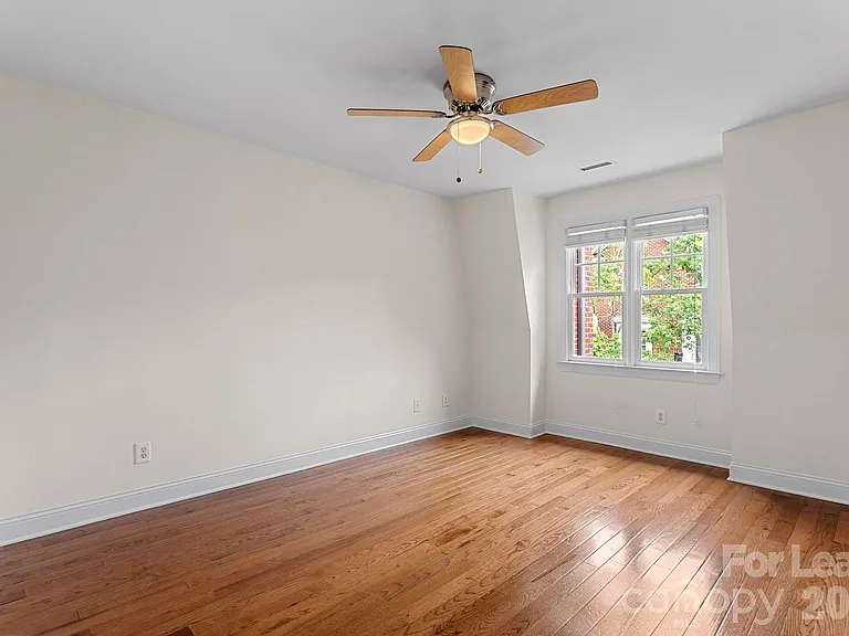 1192 Hampton Gardens Ln — Photo 27
