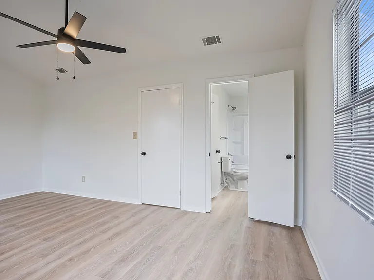 3709 Kingsgate Dr — Photo 10