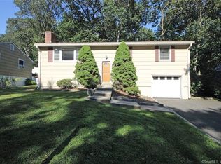 26 Valley View Rd, Norwalk, CT 06851