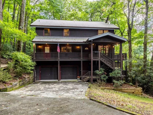 822 Black Oak Drive, Sapphire, NC 28774