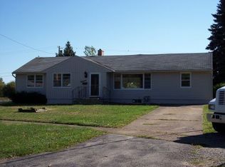 14 Hammond Pkwy, Middleport, NY 14105