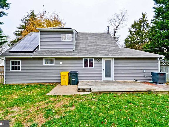 4th image of 139 N Meadow Dr