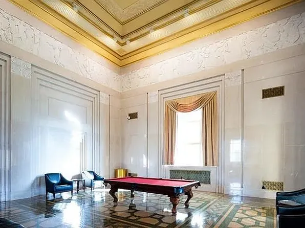 4 Beacon Way image 1 of 9