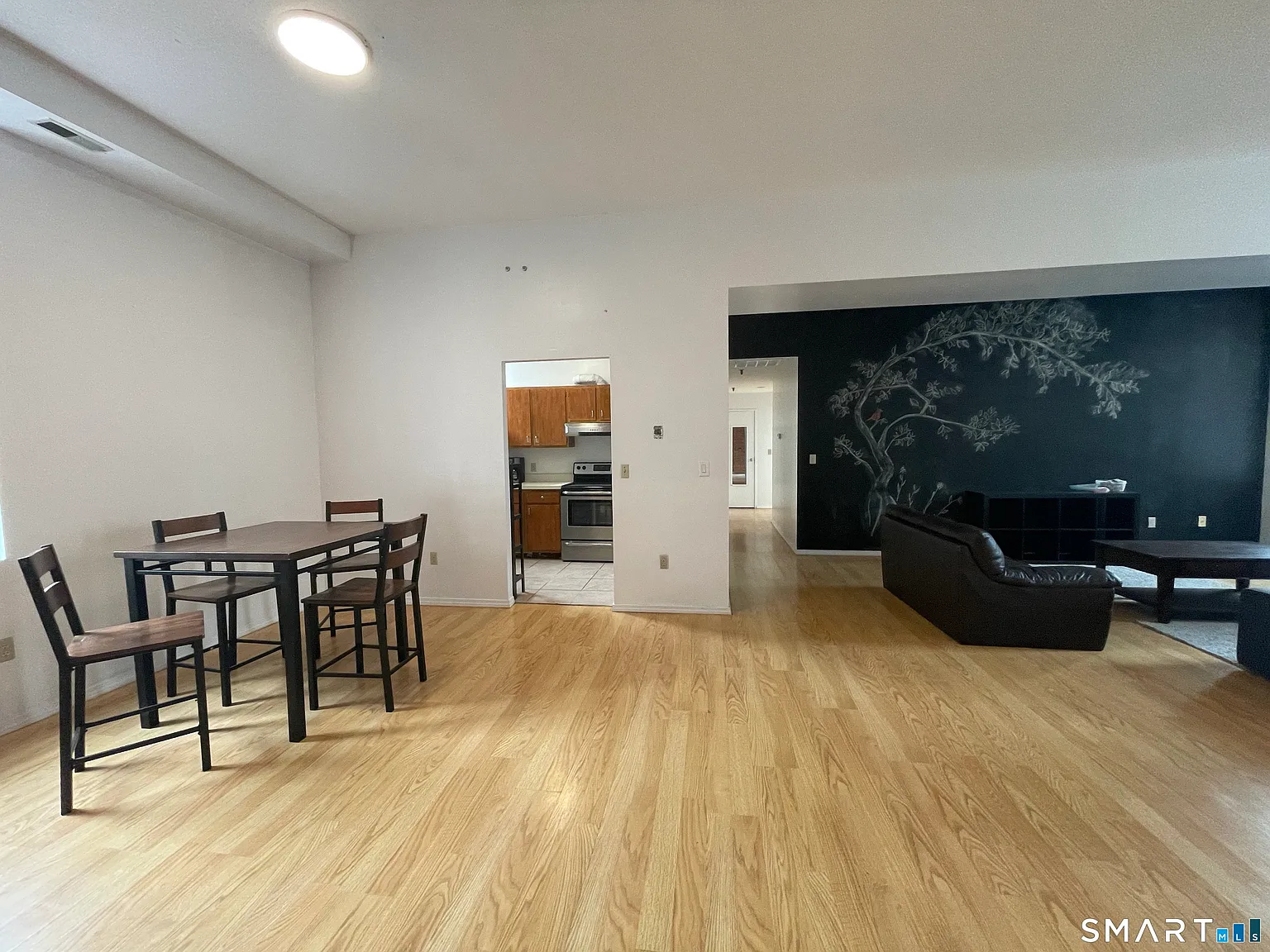3 bed, 2.0 bath, 1452 sqft, $2,750 — Photo 3