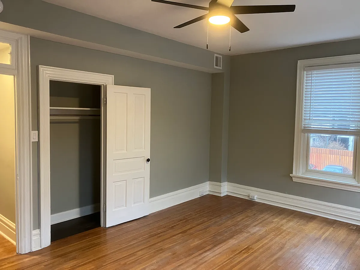 Living room - 218 Briggs St #2