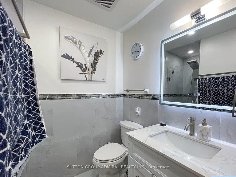 555 Yonge St #510 — Photo 16