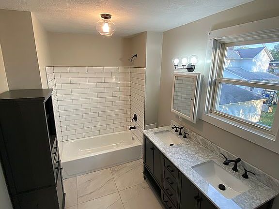 3rd image of 663 E 6th St