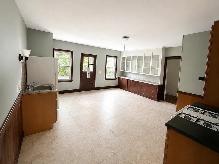 22 Webster St #3 — Photo 3