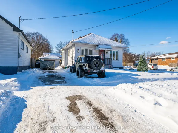 86 Gibbons St, Oshawa, ON L1J 4X9