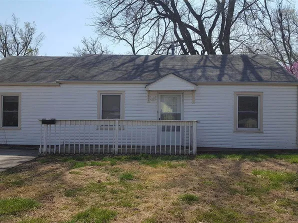 1007 W 9th St, Junction City, KS 66441