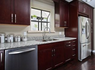 6633 Edgevale Rd, Kansas City, MO 64113