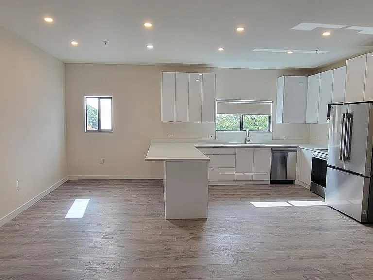 3721 SW 12th Pl #3 — Photo 4