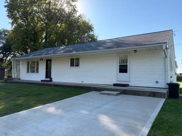 325 S Elm St, Hull, IL 62343