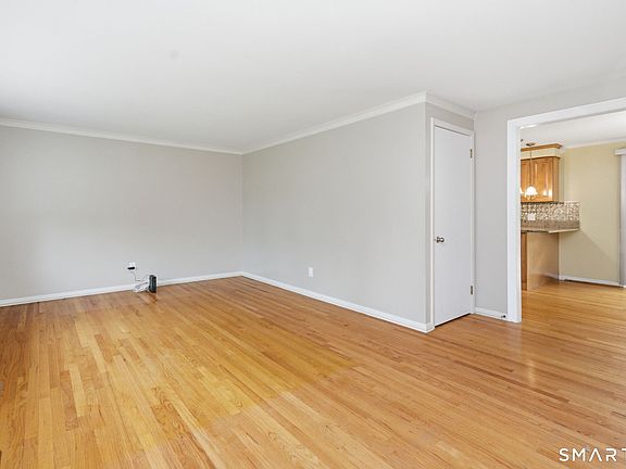 5th image of 74 Live Oaks Road