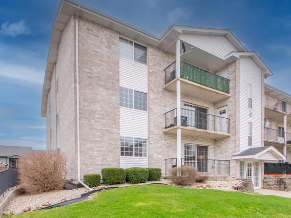 404 Sturdy Rd Unit 1A, Valparaiso, IN 46383