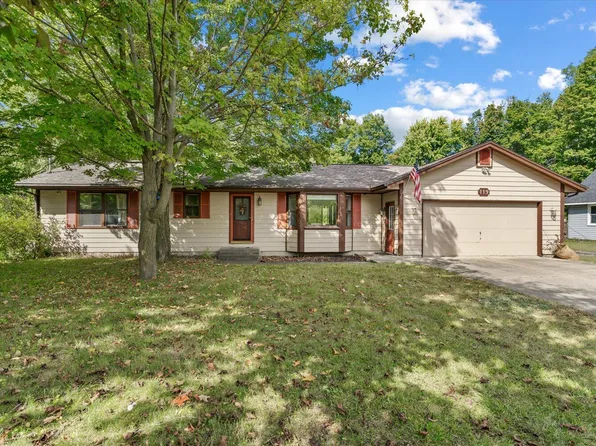 119 Forbes St, Plainwell, MI 49080