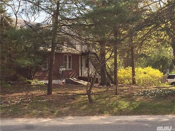 3rd image of 80 Hillwood Dr