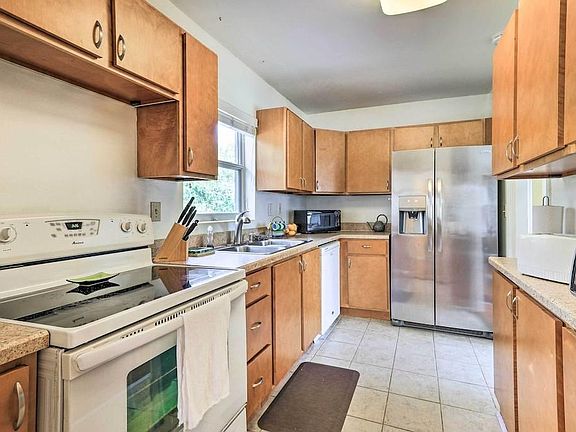 4th image of 513 W Maxwell St