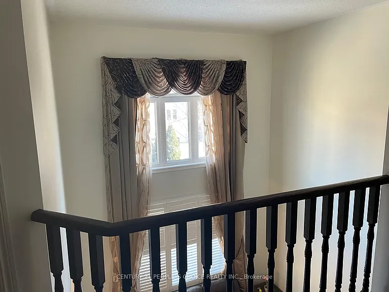 2486 Wasaga Dr — Photo 13