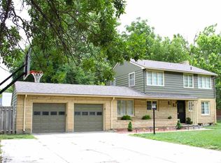 7 Downing Rd, Hutchinson, KS 67502