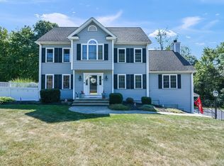 16 Heron Ln, Hopedale, MA 01747
