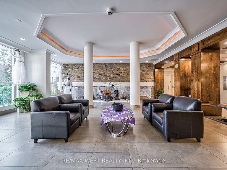 250 Webb Dr #503 — Photo 4
