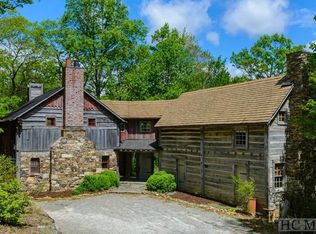 289 Toxaway Dr, Lake Toxaway, NC 28747