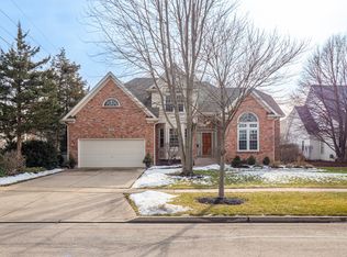 650 Arbor Ave, Wheaton, IL 60189