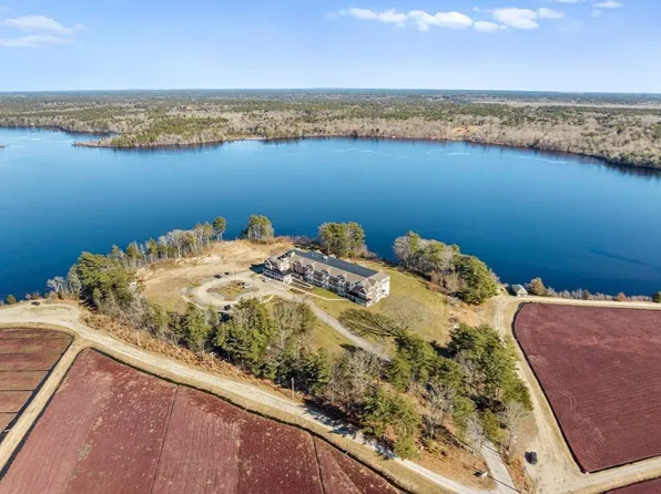 57 Long Point Rd #208, Lakeville, MA 02347