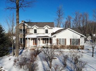 2847 Granite Pointe Dr, Marquette, MI 49855