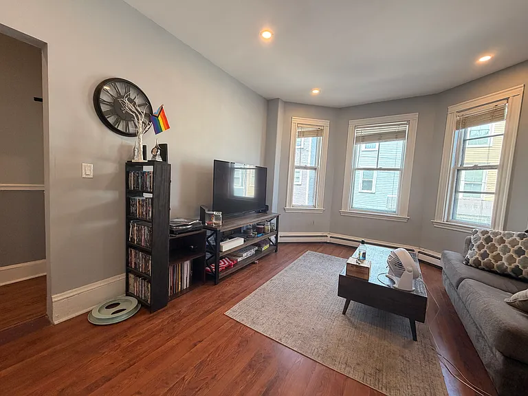 18 Washburn St #R — Photo 10