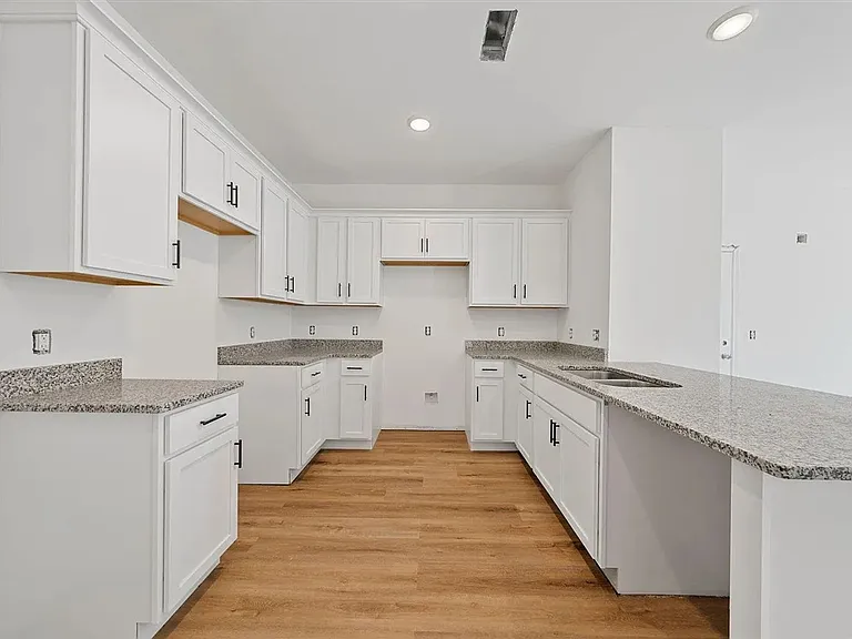 355 Hillview Mills Blvd — Photo 10