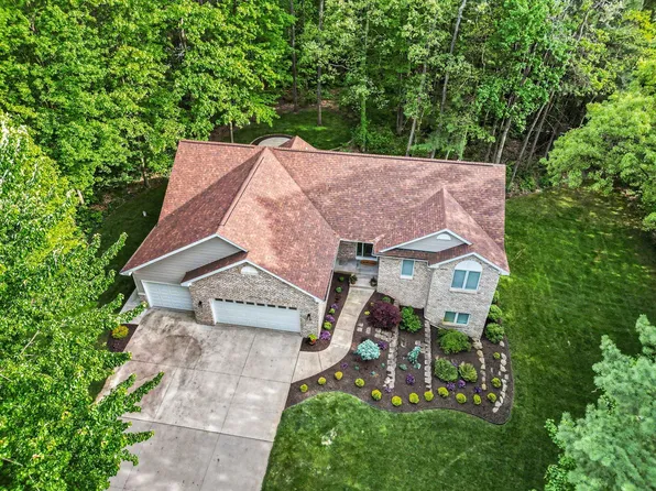 5224 Bonasa Dr NE, Rockford, MI 49341
