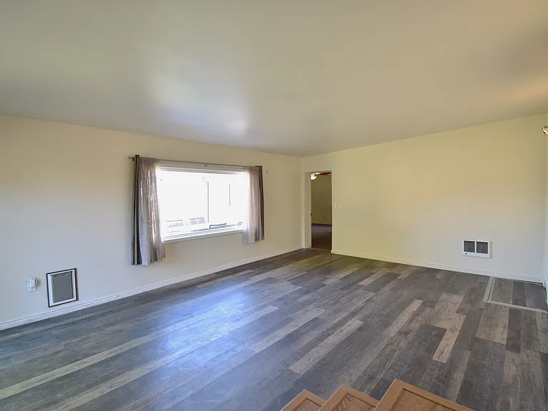 336 W Washington St — Photo 12