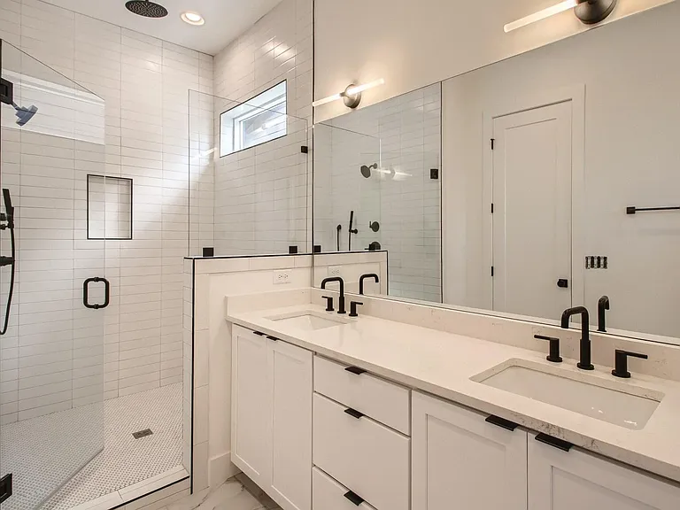 265 Riverside Dr #B — Photo 24