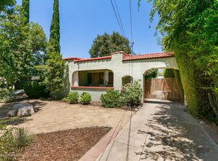 695 E Woodbury Rd, Altadena, CA 91001