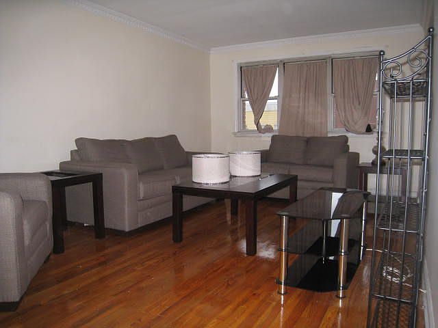 1st image of 2333 38th St #3