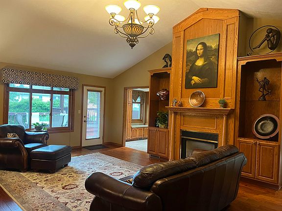3rd image of 1638 Hackberry Dr