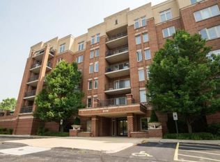 655 Perrie Dr APT 604, Elk Grove Village, IL 60007